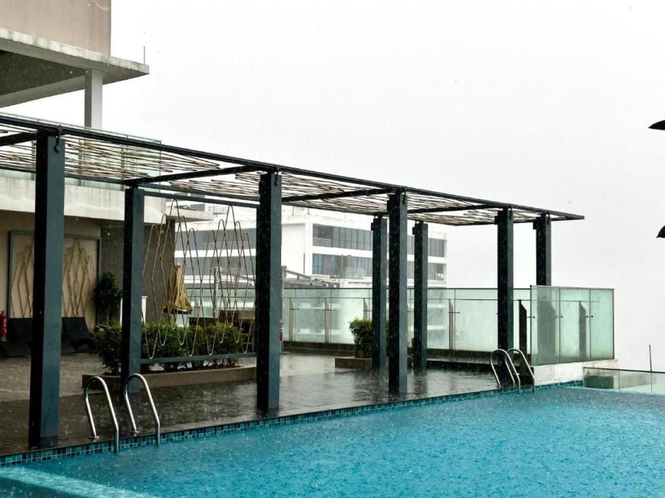 Apartment The Manor Klcc By Castel