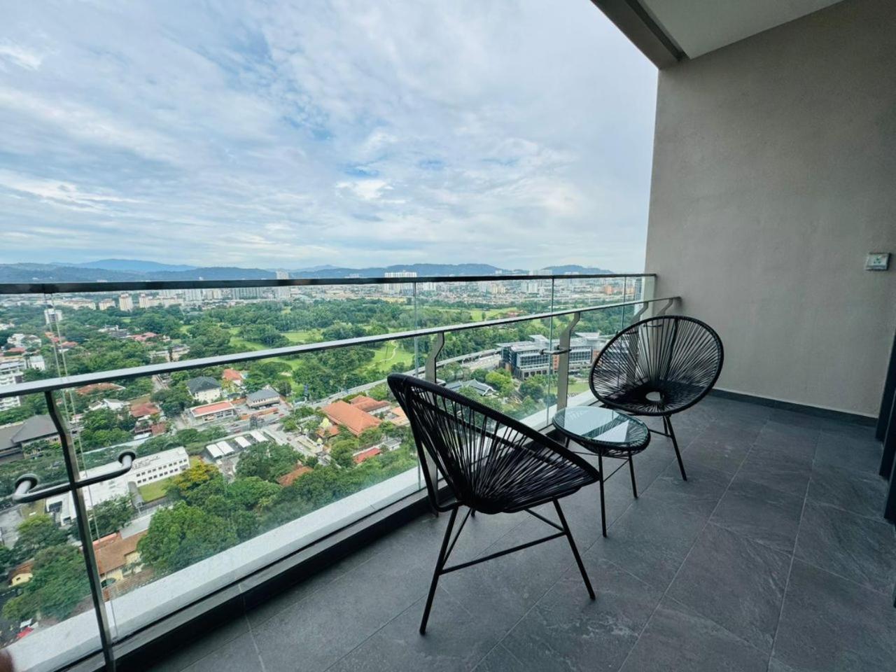 The Manor Klcc By Castel
